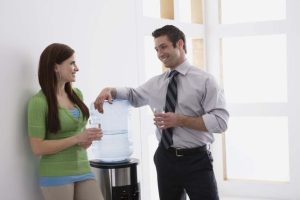 CÓMO MANTENER UNA CONVERSACIÓN INTERESAN